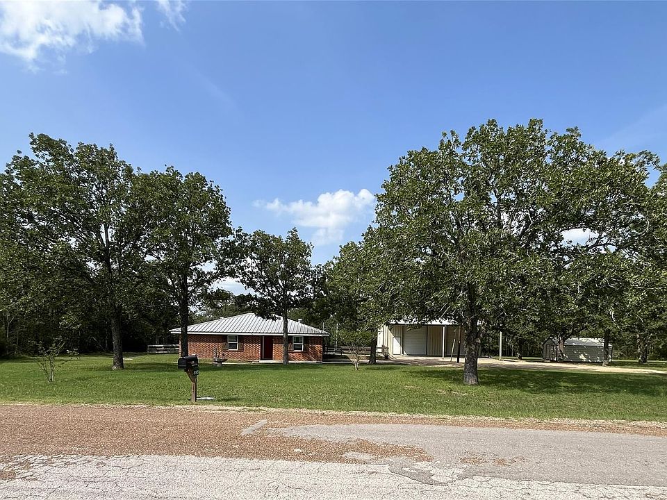1st image of 895 Lakeview Dr