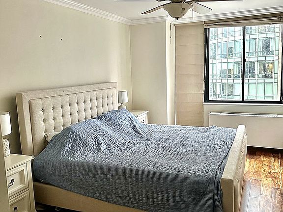 5th image of 255 E 49th St APT 26E
