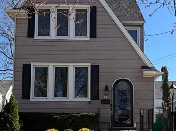 33 Carstairs Road, Valley Stream, NY 11581