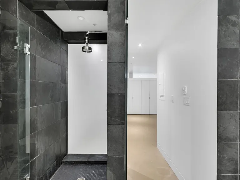 53 Hastings St W #604 — Photo 31