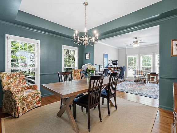 5th image of 16 Halehaven Dr