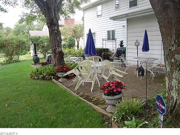 3rd image of 838 Westport Dr