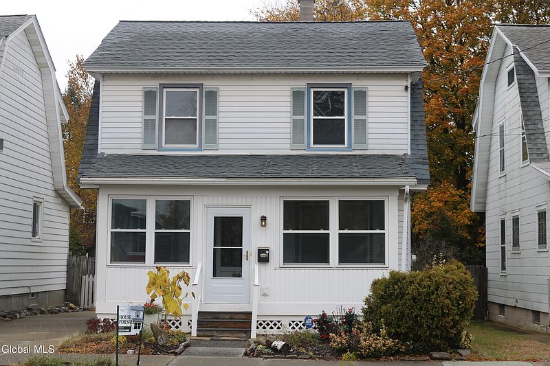 2nd image of 61 Lincoln Avenue