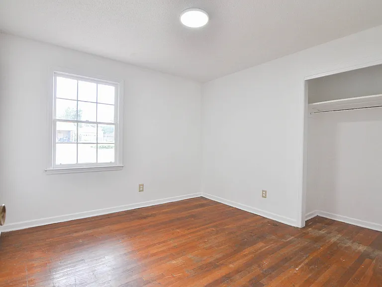 101 Lloydwood Dr — Photo 6