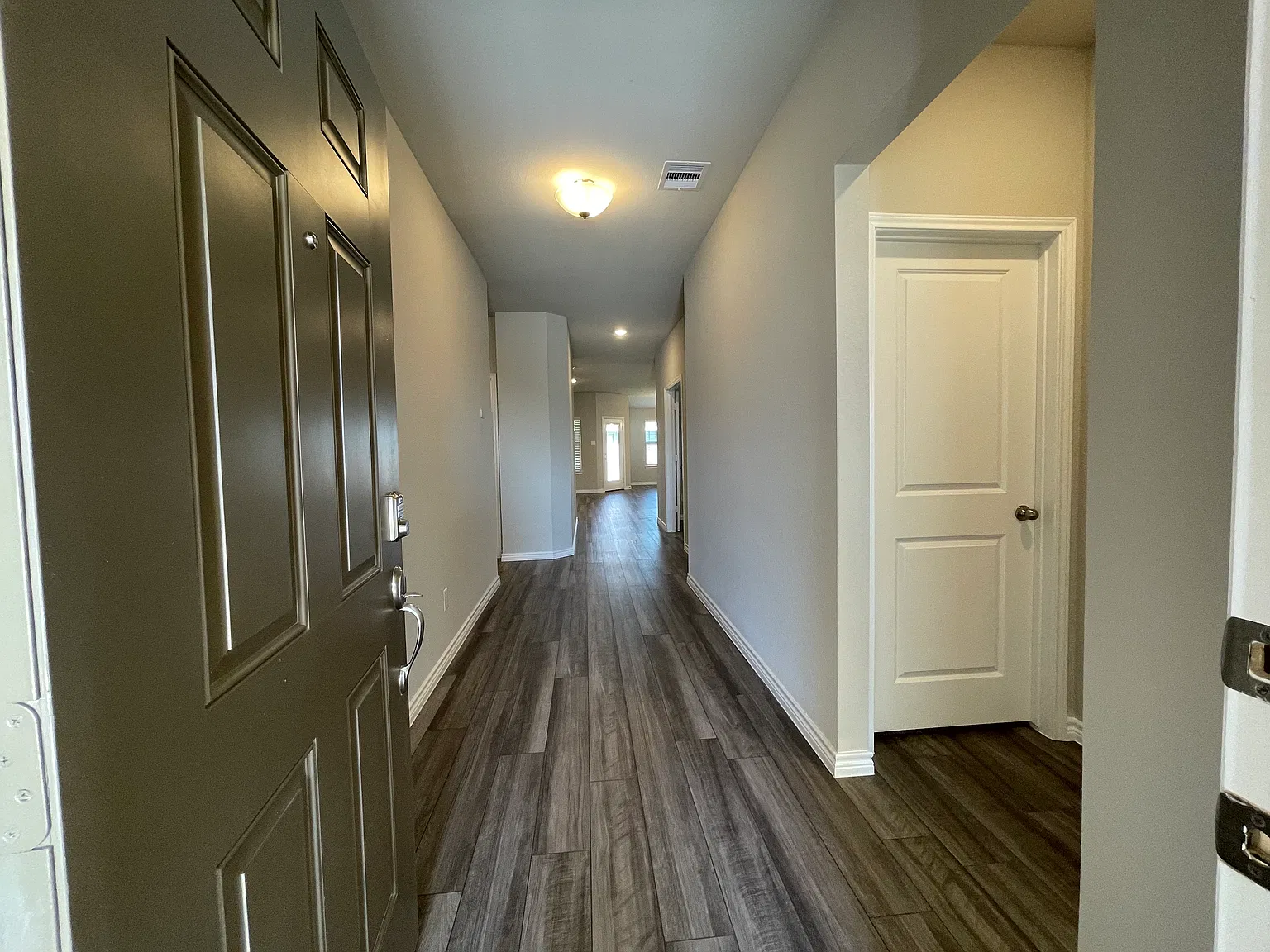 1191 Patriot Dr — Photo 2