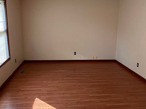 3rd image of 299-301 Woodlawn Dr