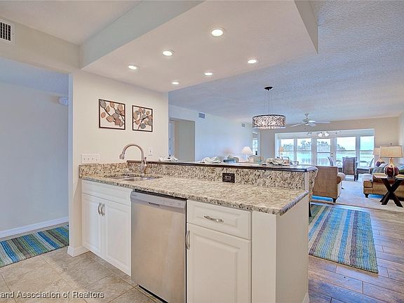 4th image of 701 Chelsee Way