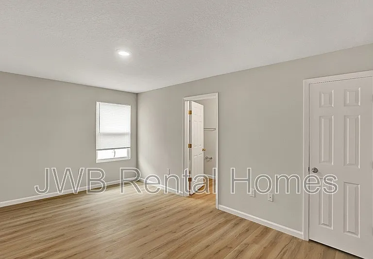 3205 Echo St — Photo 11