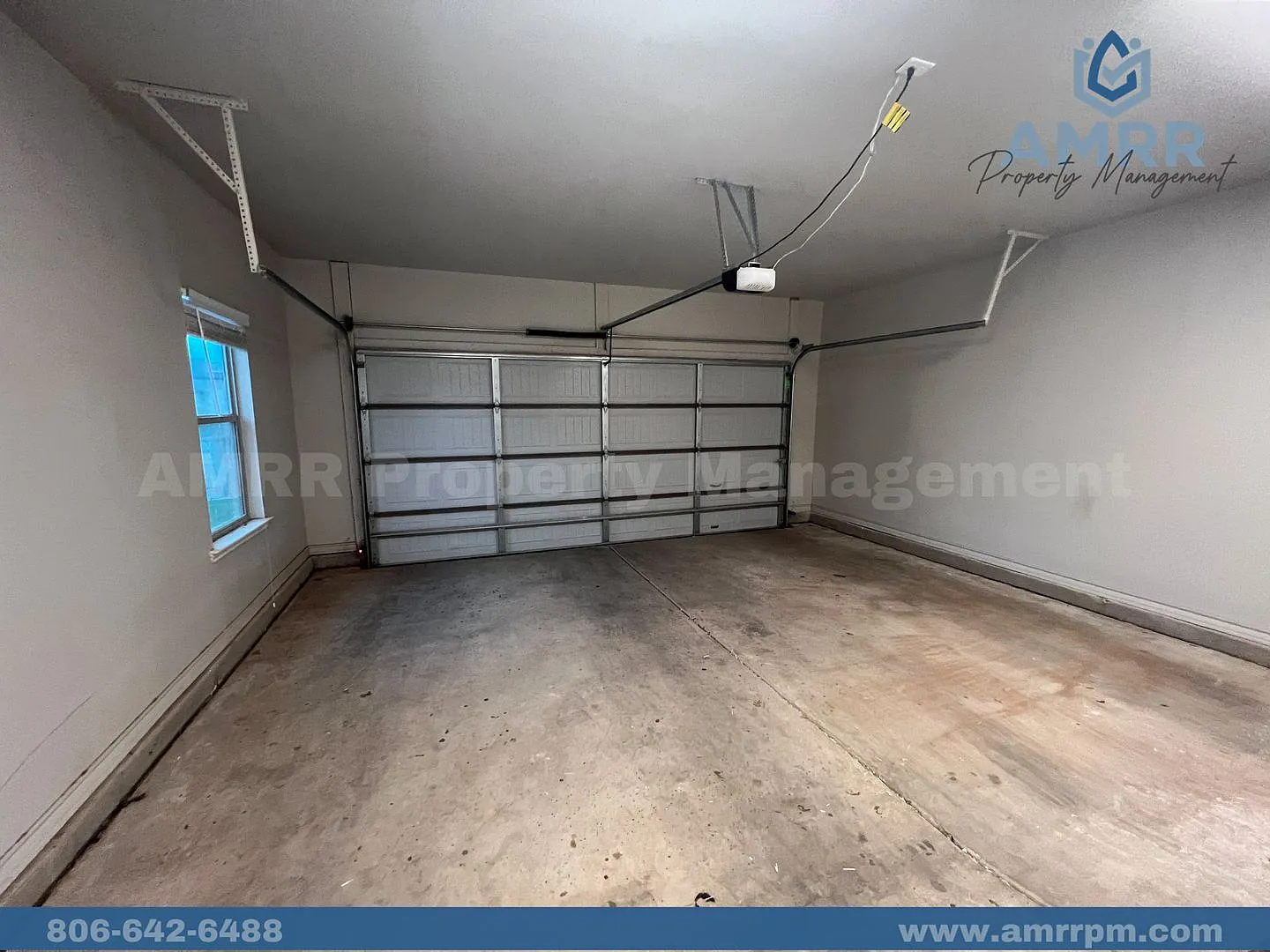 New Beginnings Start with AMRR: 3 Bedroom 3.5 Bath Townhome for Small Family and Students! — Photo 3