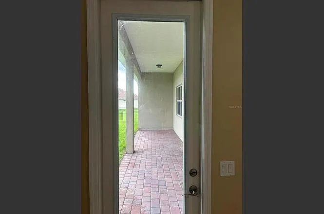3700 Paradiso Cir — Photo 33