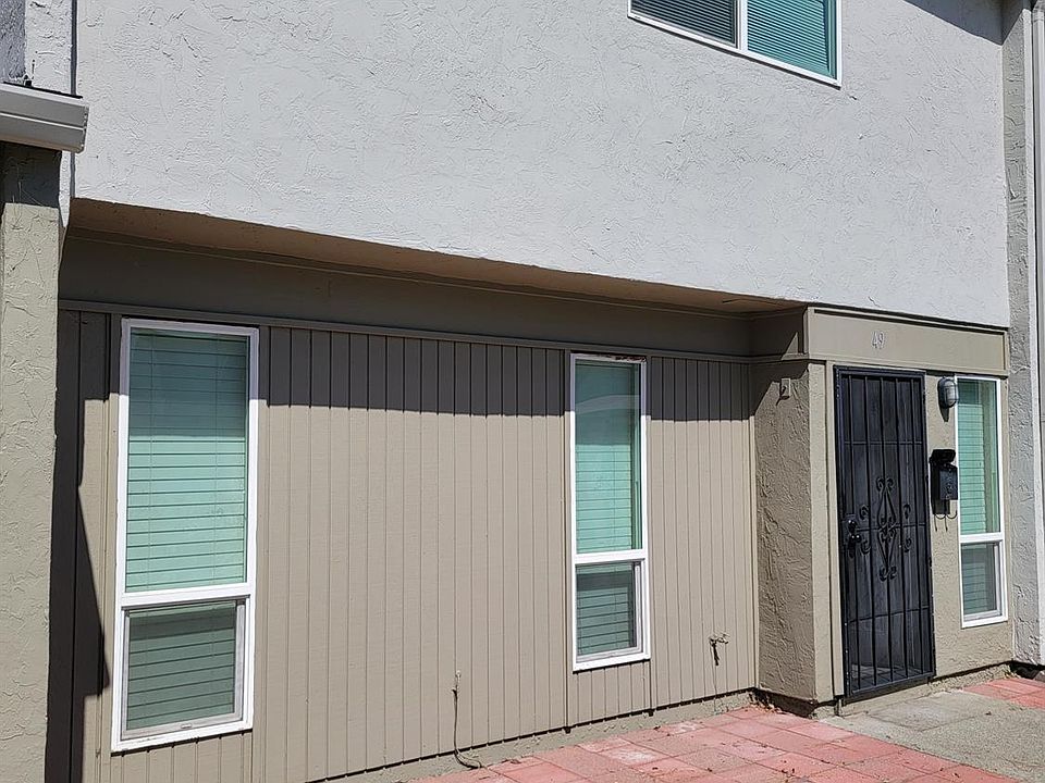 1st image of 49 El Basset Ct