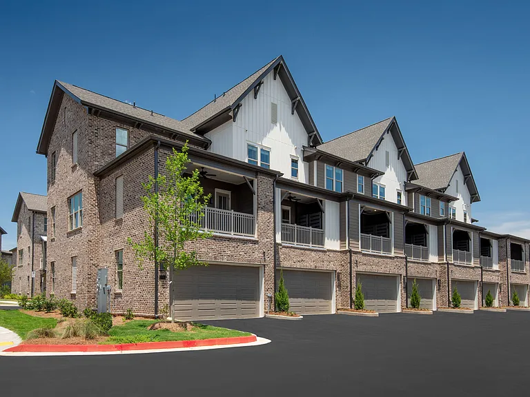 Town Kennesaw — Photo 1