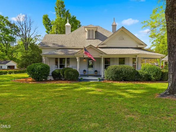 208 W Gannon Ave, Zebulon, NC 27597