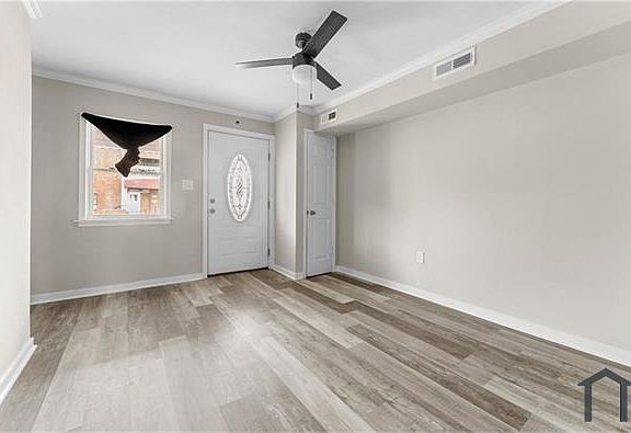 4th image of 454 Harding St