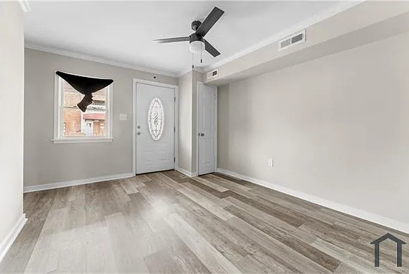 454 Harding St — Photo 4