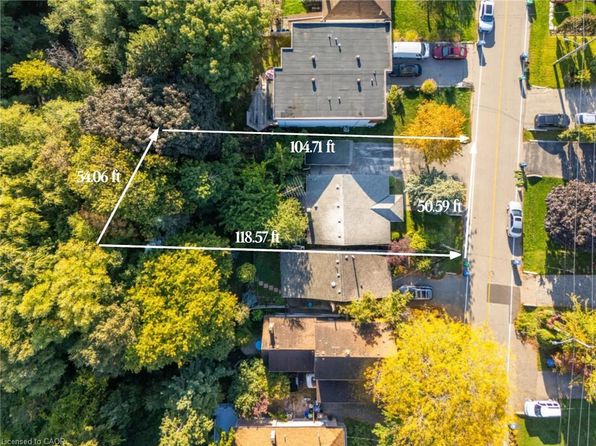 945 Beechwood Ave, Mississauga, ON L5G 4E3