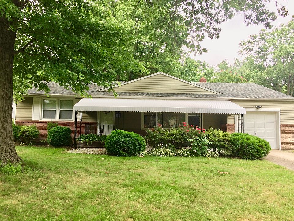 Ranch home on large corner lot