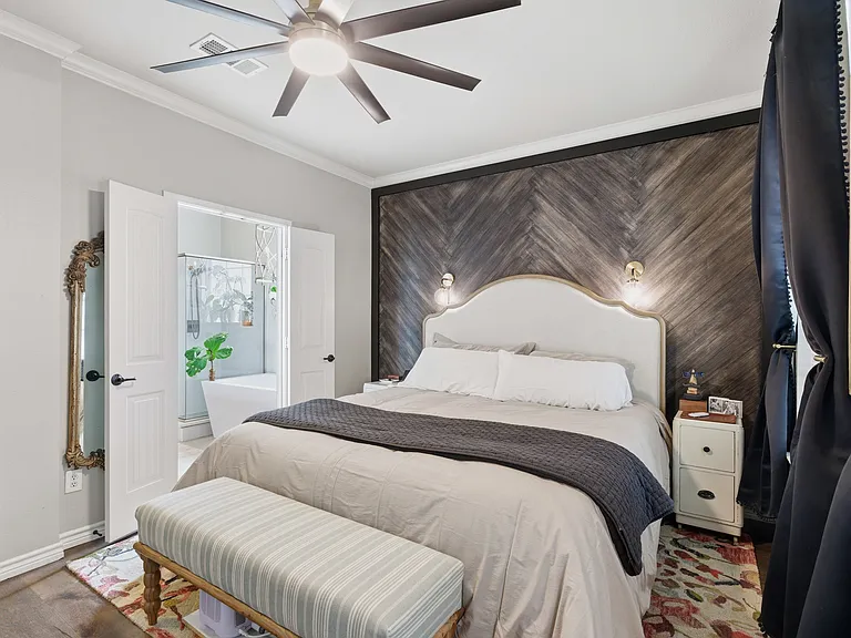 1020 Texas St #3100 — Photo 8