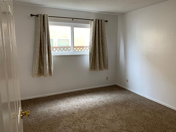 4th image of 520 Railroad Ave APT 3