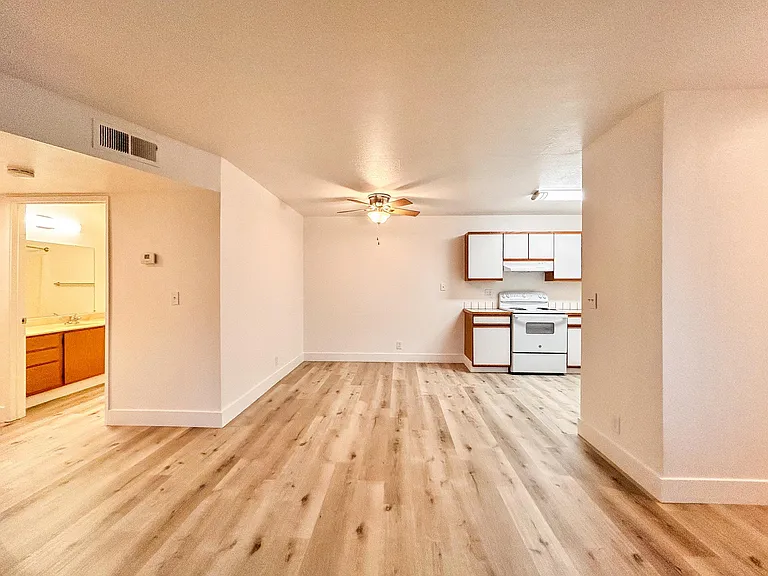 Parkview Apartments — Photo 43