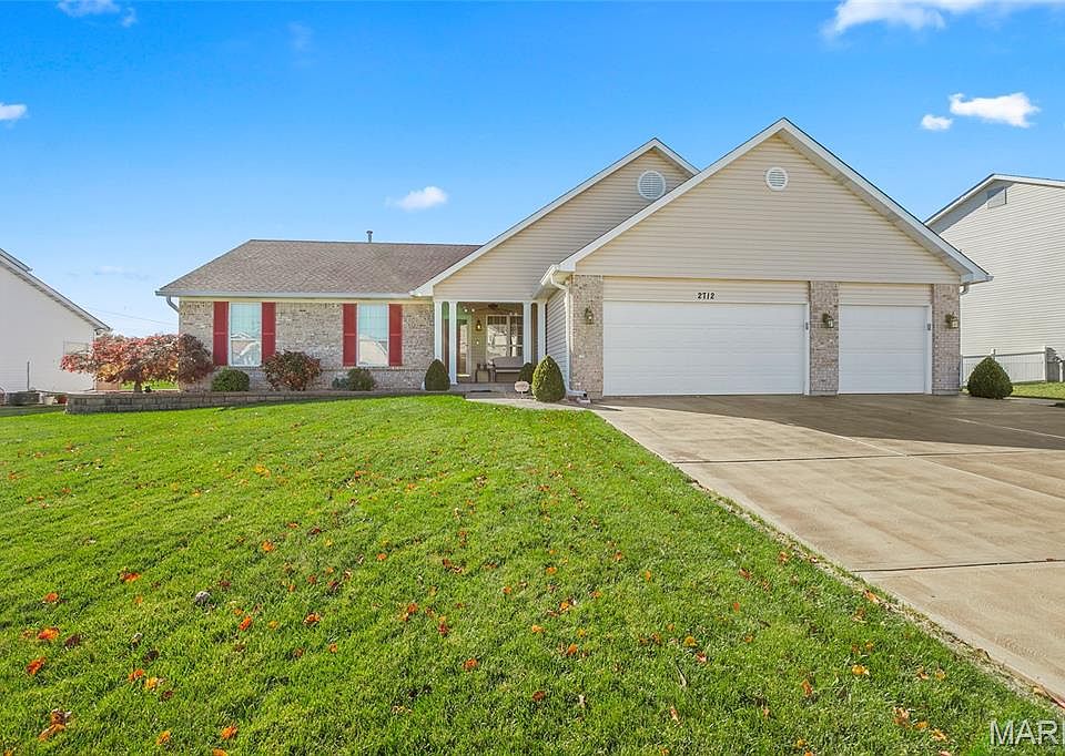 1st image of 2712 Kings Crossing Dr
