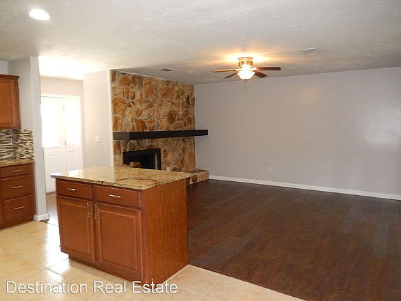 4th image of 2716 Whitney Dr N