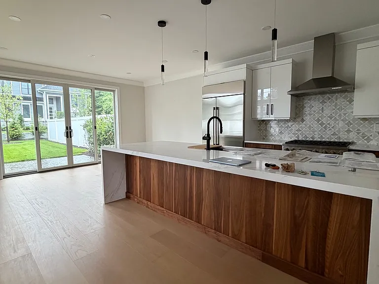 18 Williams St #A — Photo 5