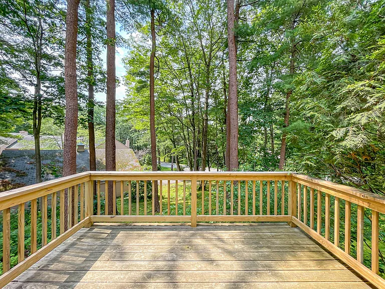 5 Dresden Ct — Photo 67