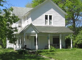 1835 SW Seabrook Ave, Topeka, KS 66604