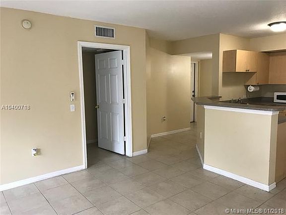 2nd image of 1107 Villa Cir