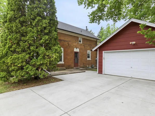 411 2nd Ave E, Shakopee, MN 55379