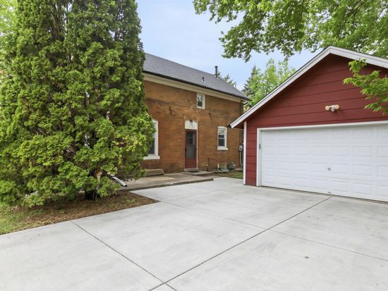 411 2nd Ave E, Shakopee, MN 55379