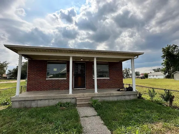 1126 Calhoun St, Madison, IL 62060