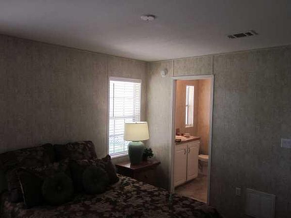 5th image of 188 Arbor Ln