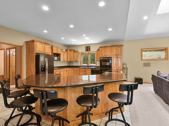 5th image of S4349 Fox Hill Cir