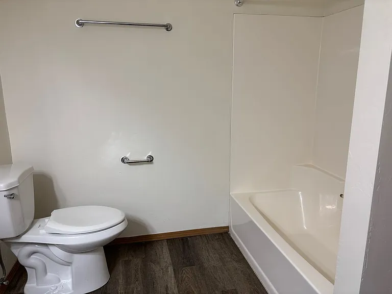 Ashbury Apartments-Appleton — Photo 43