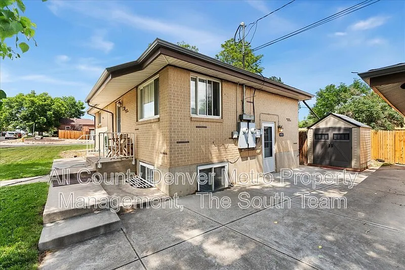2 bed, 1.0 bath, 912 sqft, $1,445 — Photo 2