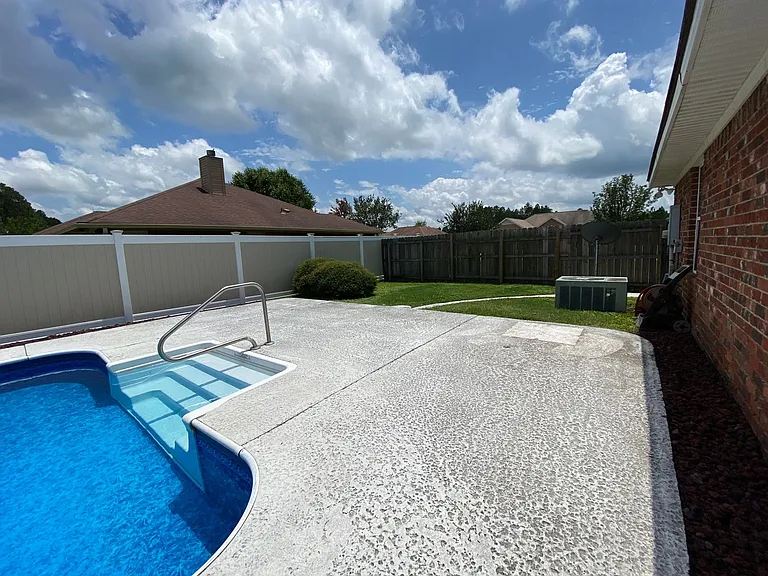 1835 Lawnwoods Dr — Photo 25