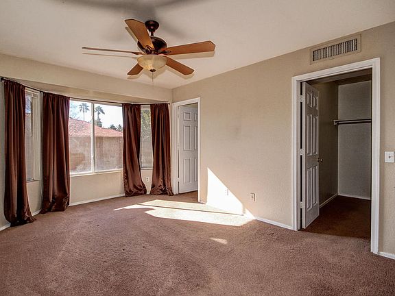 5th image of 1499 E Tremaine Ave