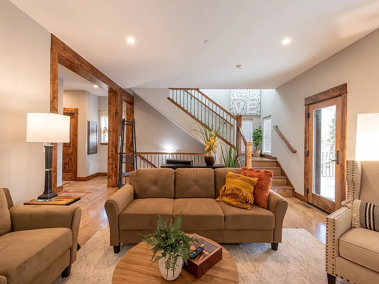 313 Vasquez Rd — Photo 34