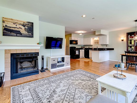 4th image of 806 Chestnut St Unit A