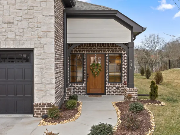 740 Wood Grove Cir, Hixson, TN 37343