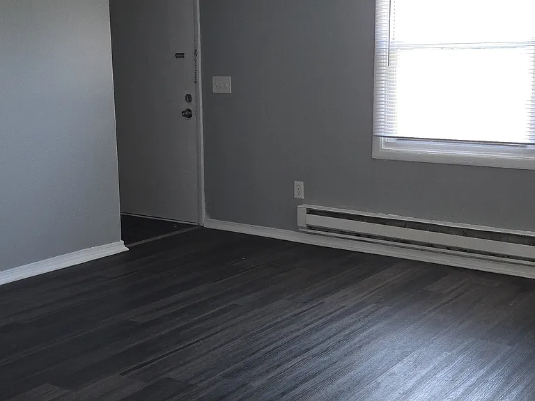 1800 E 42nd St #4 — Photo 9