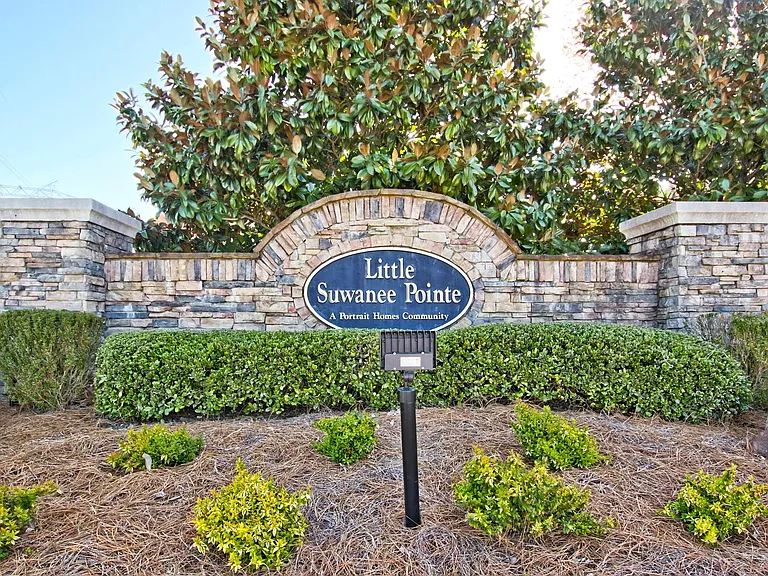 2384 Suwanee Pointe Dr — Photo 26