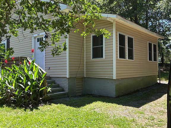 2nd image of 417 Beech St
