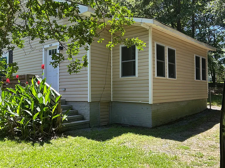 417 Beech St — Photo 2