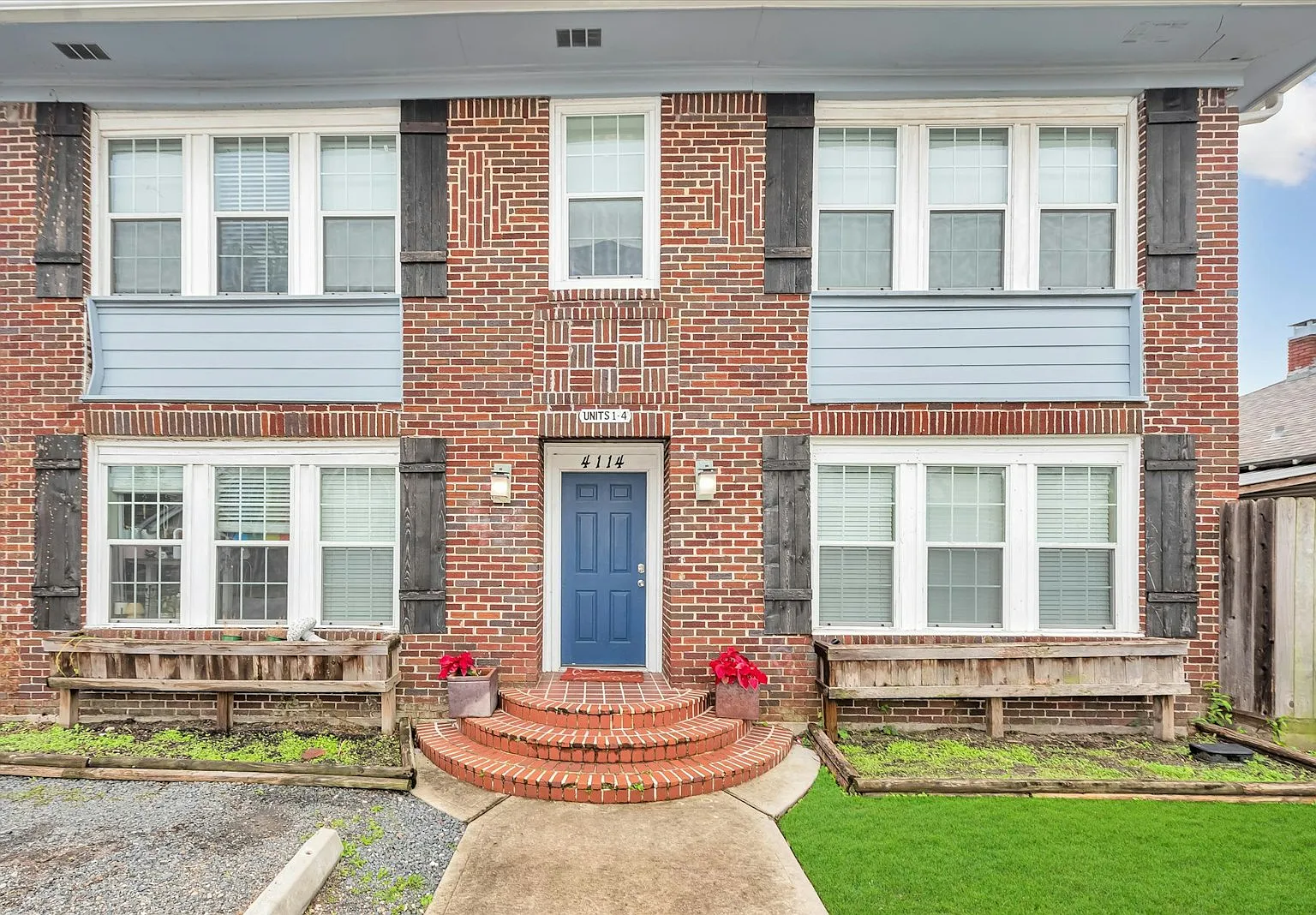 4114 Lamar Street, Unit 4 — Photo 2