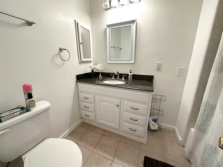8038 Blackburn Ave #5 — Photo 7