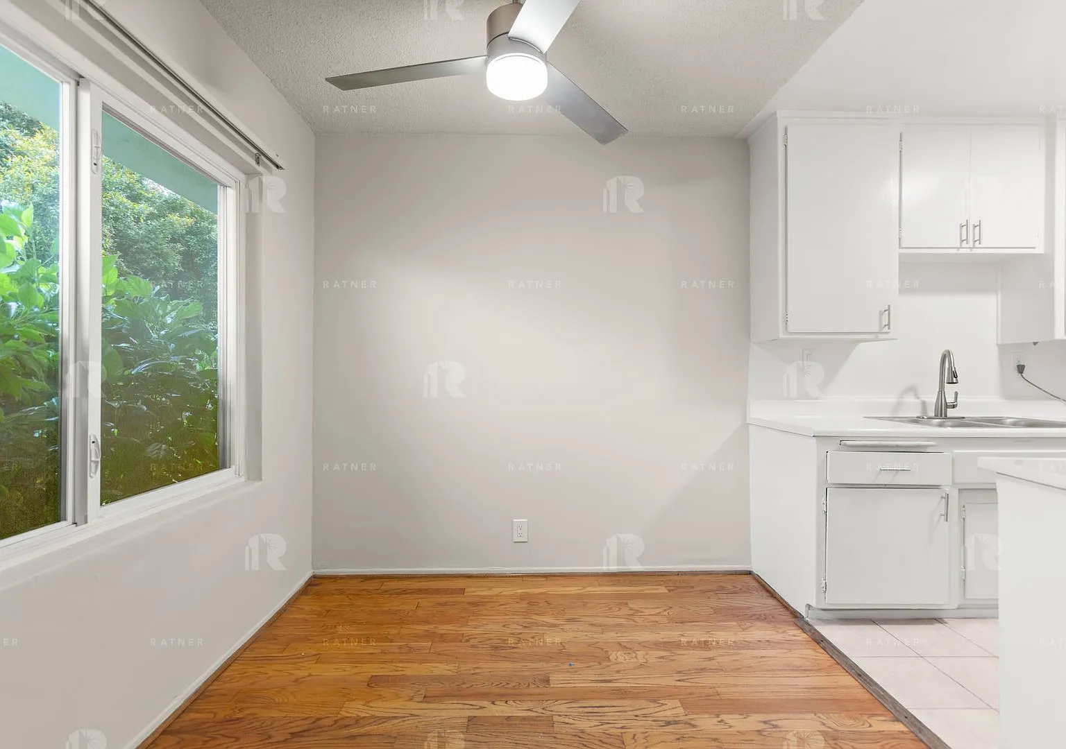 (Ar/Jo/Yo:B) 1411 N. Mansfield Avenue — Photo 3