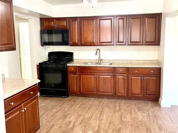 1877 Mathews St, Riverside, CA 92507